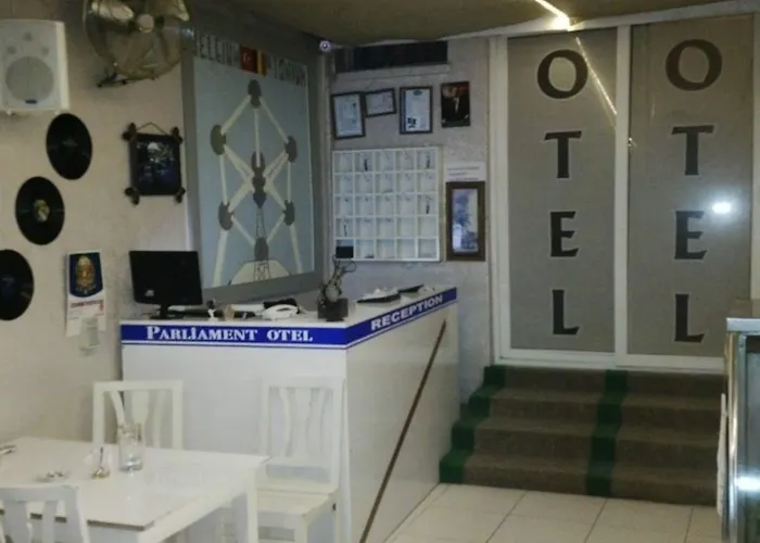 Parliament Couette-café *