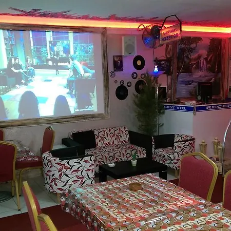 Parliament Bed & Breakfast *