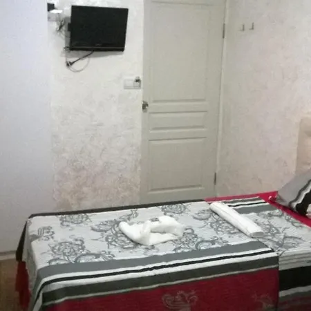 Bed & Breakfast Parliament *